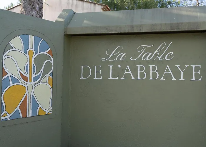 Logis Hostellerie De L'Abbaye